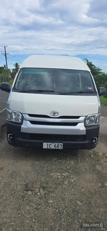 Toyota Hiace genuine ASCO. 16 seater 2KD. Year 2015 registered IC. Mileage 168,000km. Dual aircon. A