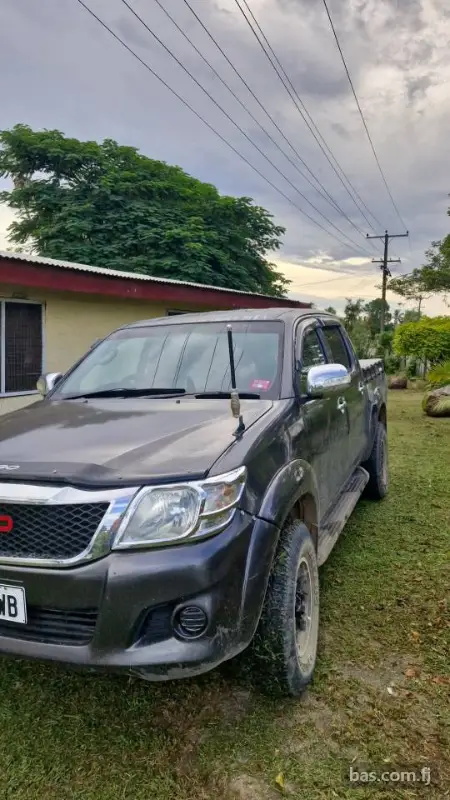2006 model manual car with working AC and mag wheels. Chrome accessories. Located in Nadi.
