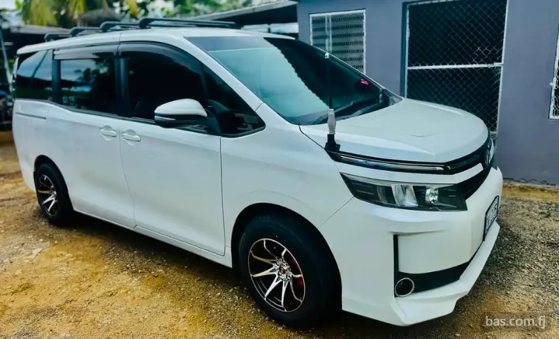 Toyota 7 seater - Nadi
