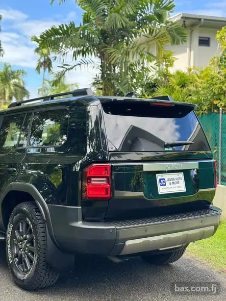 Toyota Land Cruiser Prado - Vatuwaqa, Suva