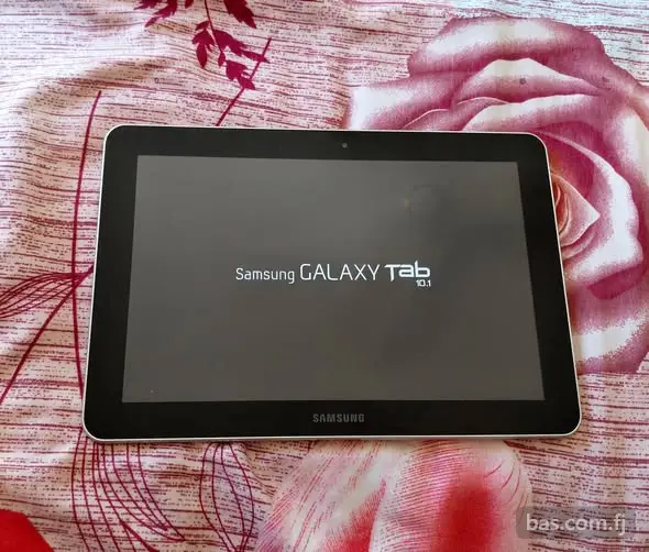 Selling Samsung tablet. Everything is perfectly fine. Nadi.