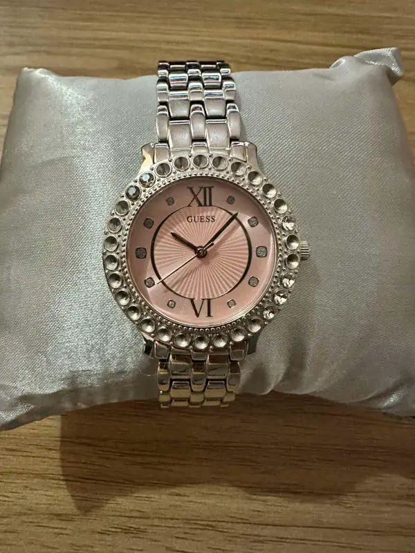 Elegant Women’s Watch – Rose Gold Dial