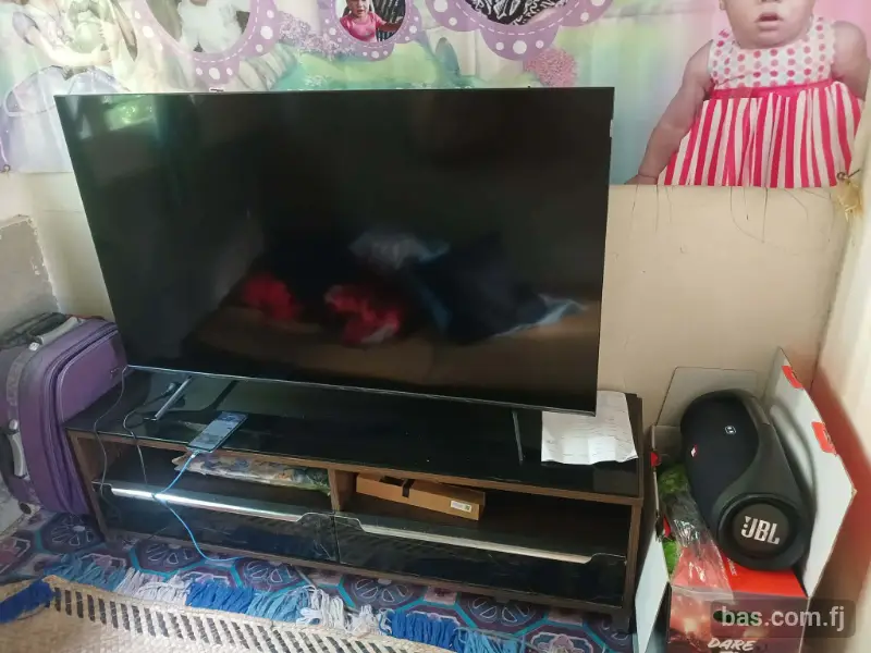 55inch TCL tv in good condition. Selling on behalf
