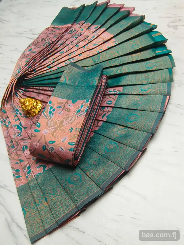 The elegance of Tamil Nadu, woven just for you. ✨