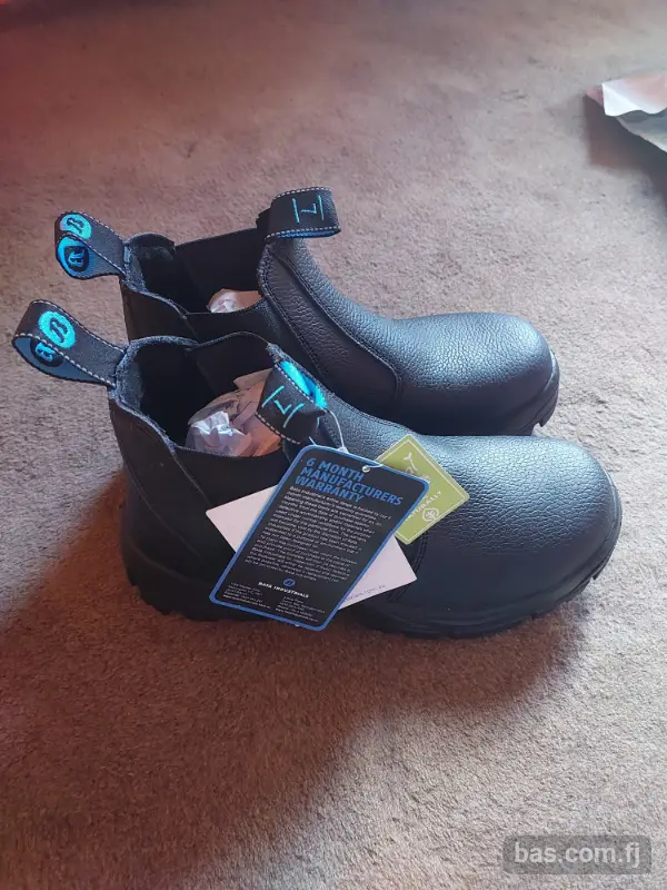 Footwear listing