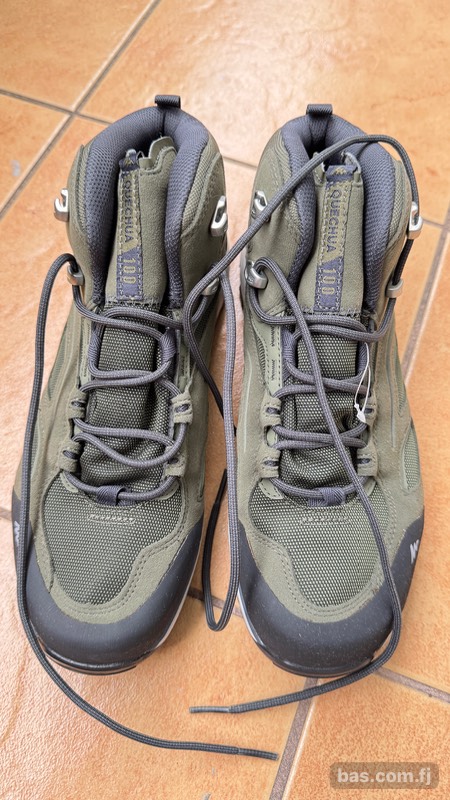 Brand New waterproof hiking boots size-EU-41,UK-7,US-8